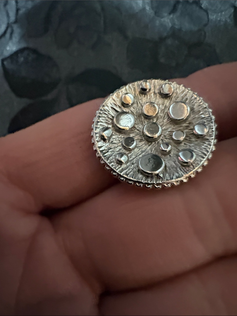 VINTAGE TEXTURED AND POLISHED DOT ACCENTS SILVER-TONE ROUND CLIP-ON EARRINGS - Picture 4 of 7